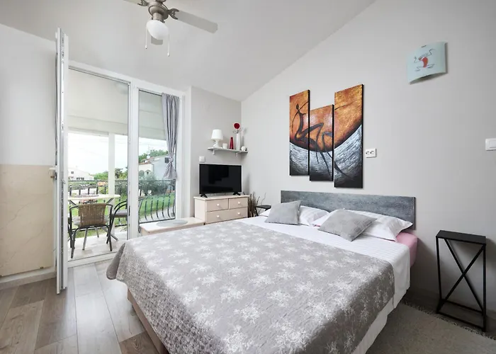 Studio Apartment Davorka